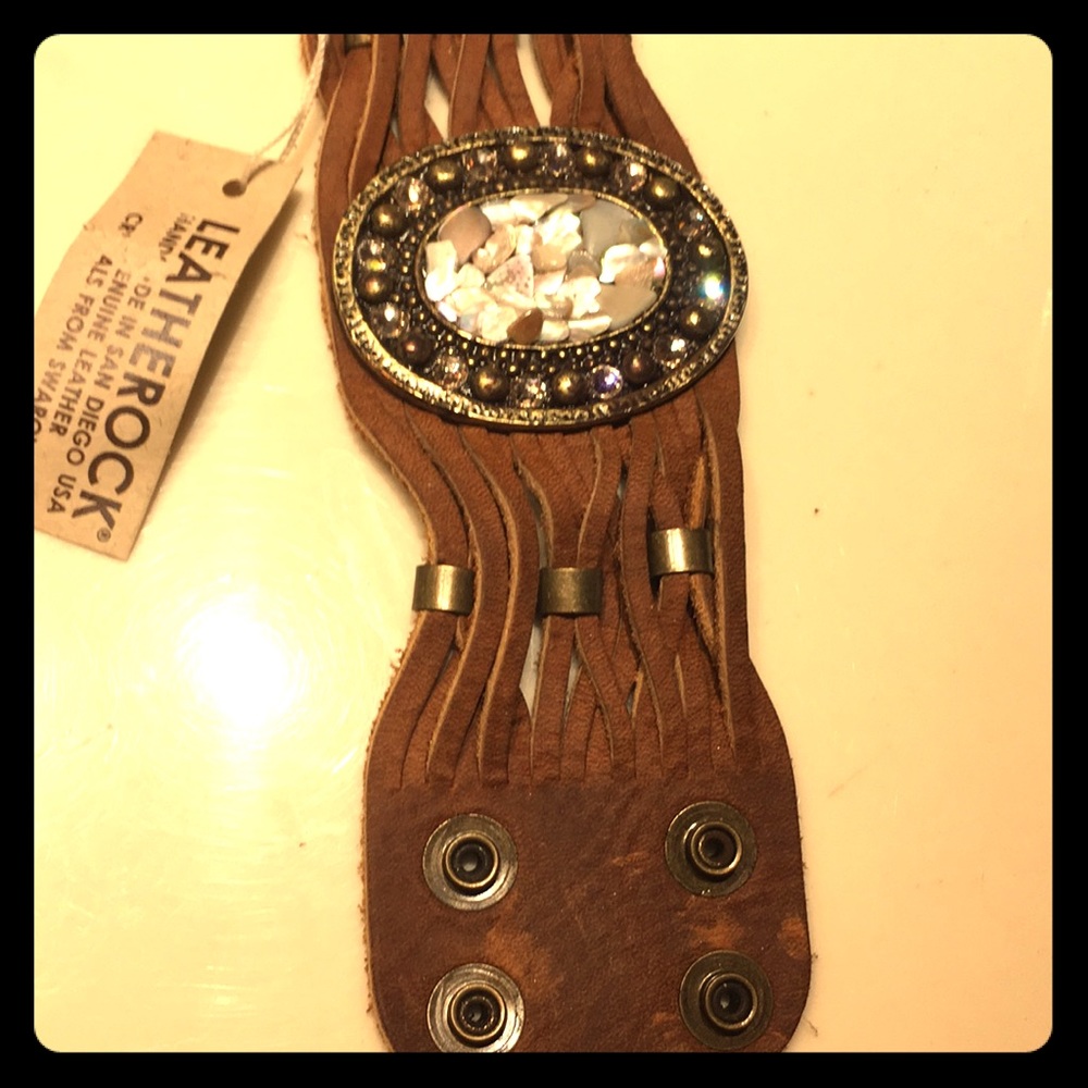 Nice leather women bracelet with Swarovski